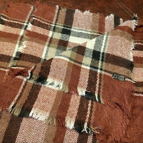 Maroon Plaid Fringe Blanket Scarf - Picture 4 of 5